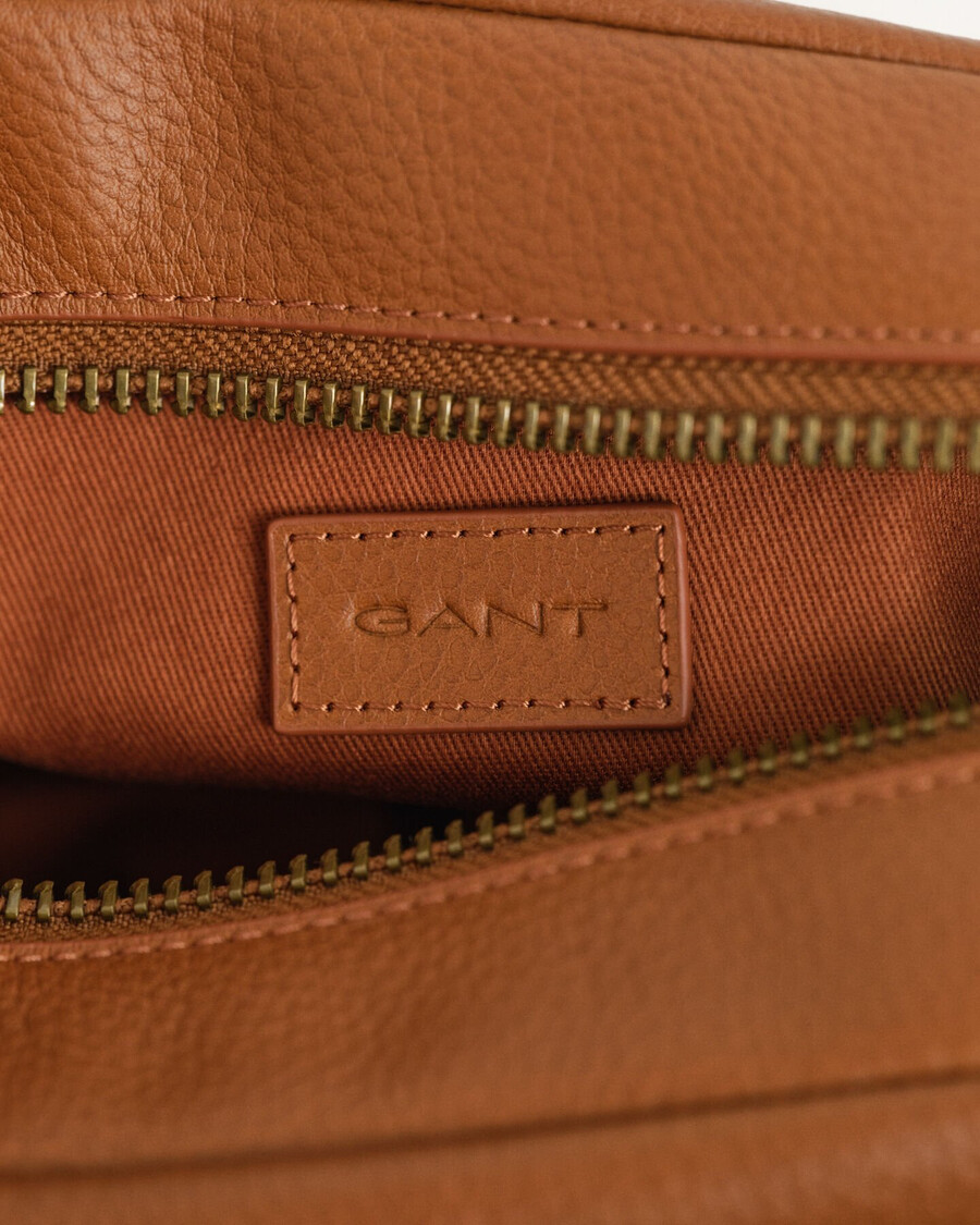 leather toiletry bag - cognac