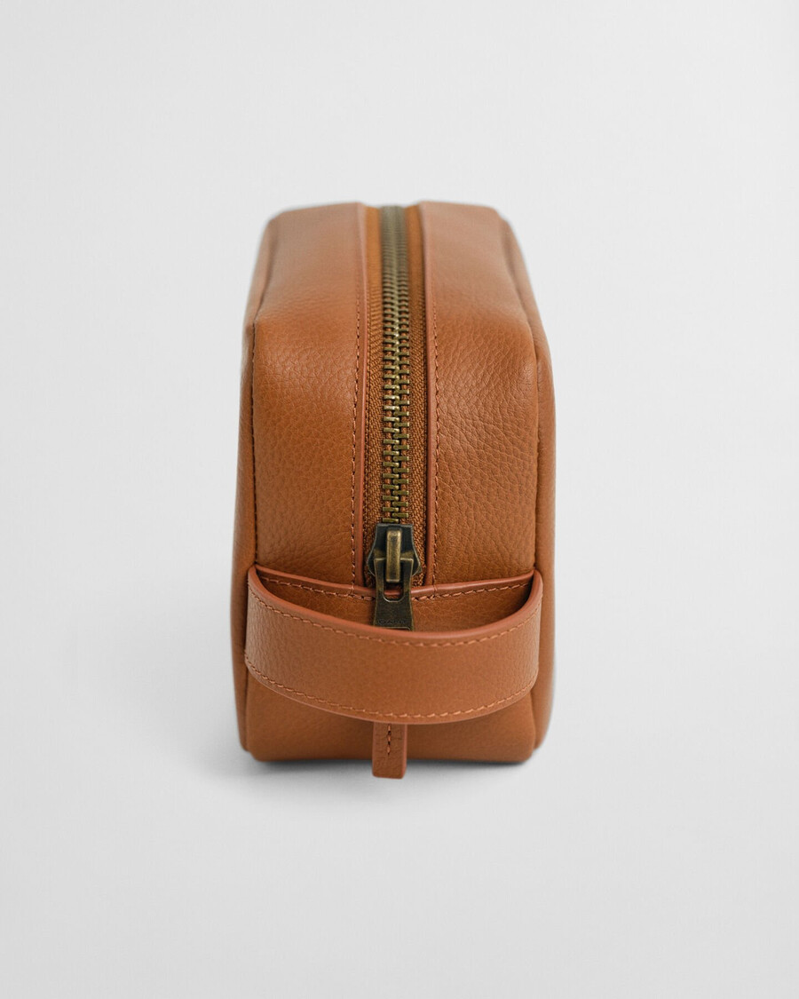 leather toiletry bag - cognac