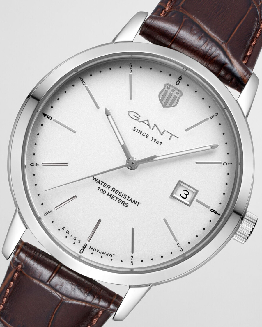 gp266 watch - white
